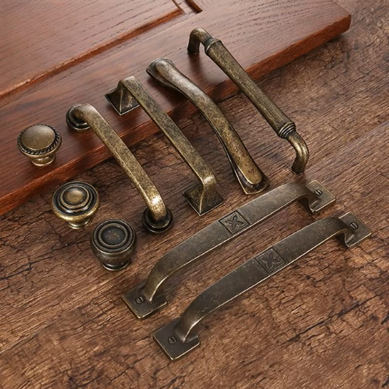 Vintage Furniture Hardware Pulls - アンティークブロンズ製ワードローブドアハンドル、ヴィンテージキャビネット/ワインキャビネット用取っ手、レトロなシングルホール引き出しノブ、家具用金具
