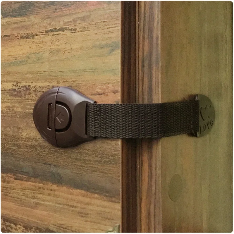 5 ピース/ロットブラウンキャビネット安全ロックベビー家具ド - Furniture Hardware Latch のレビューと価格
